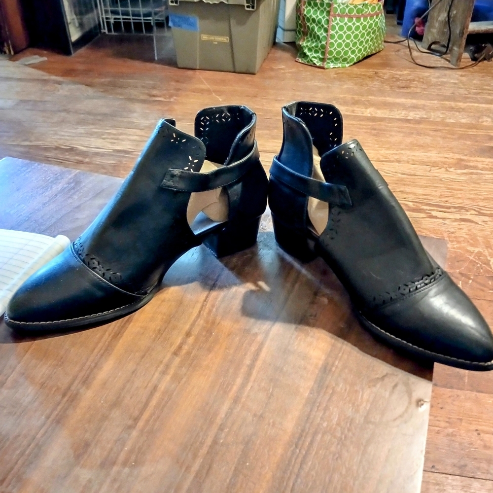 Cest 1946 women's booties sz 11